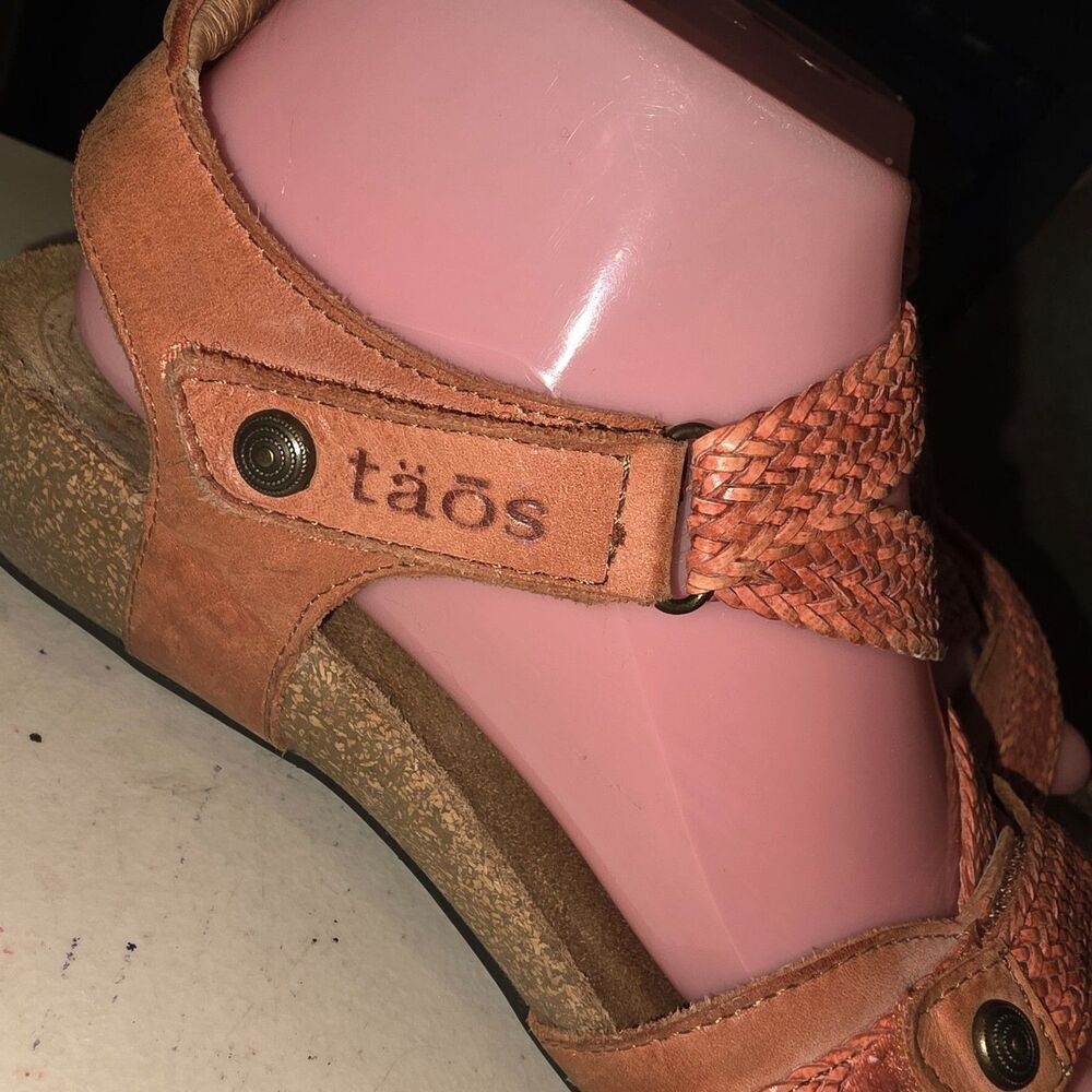 Taos 8/8.5 Trulie Orange Weave Criss Cross Strap Boho Distressed Logo Sandals - Picture 2 of 13